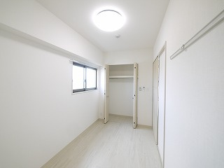 Sole Cedar 西大寺の洋室