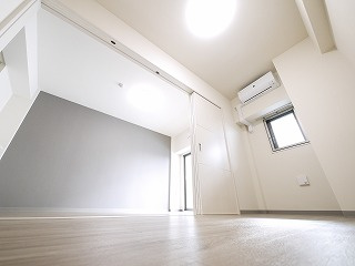 Sole Cedar 西大寺の内装