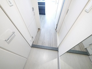 Sole Cedar 西大寺の玄関