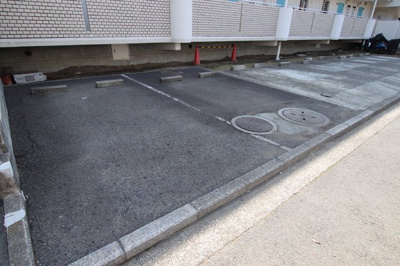 敷地内駐車場です♪空要確認♪