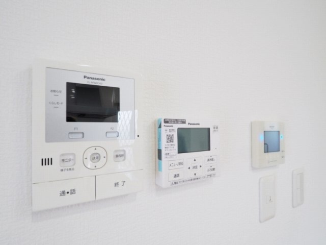 訪問者が見えるＴＶモニター付きインターホンです。