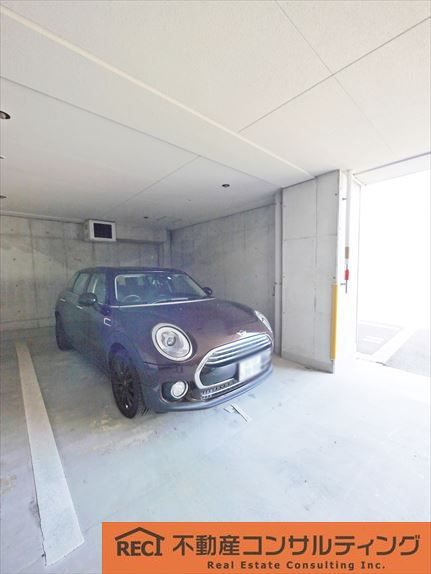 モンテピア芦屋三条の駐車場