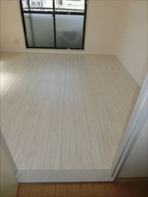 アークハイツ城南宮の居間・リビング