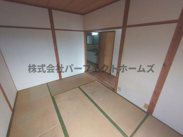 交野市向井田１丁目の一戸建ての和室|柔らかい畳が心地よい和室