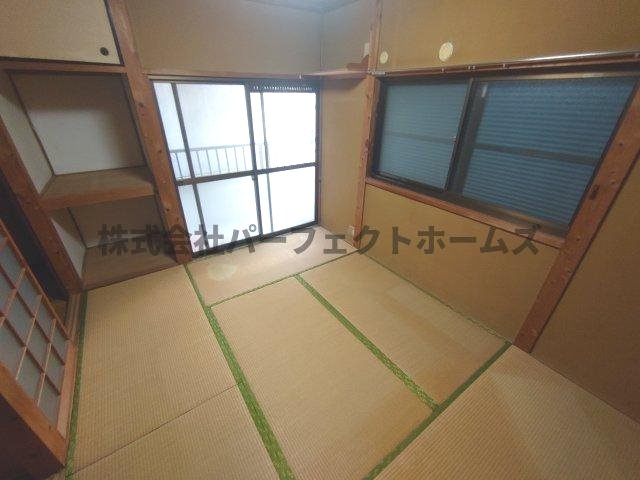 交野市向井田１丁目の一戸建ての和室|畳の上でゆっくりとくつろげる和室です