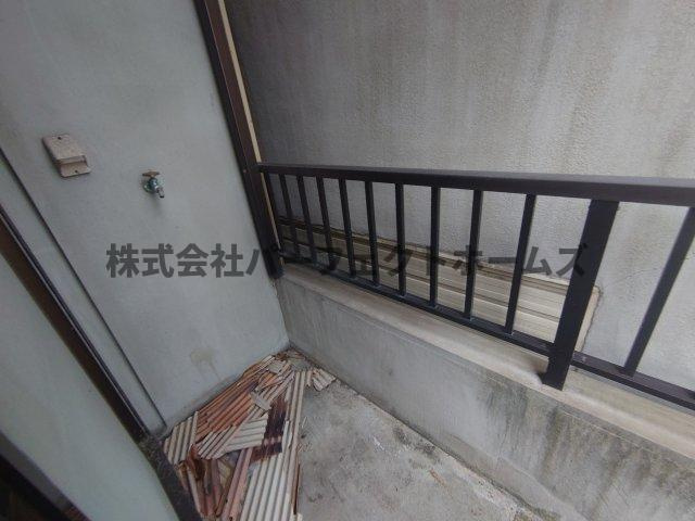 雲川向井田戸建　賃貸のバルコニー|洗濯機が置けます