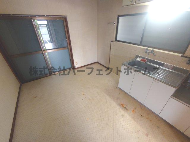 雲川向井田戸建　賃貸の居間・リビング|居間です