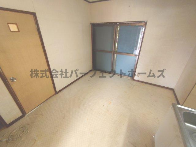 交野市向井田１丁目の一戸建ての居間・リビング|ゆったりとしたリビングです