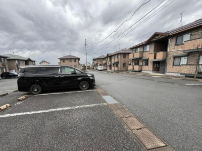 【駐車場】 | リビングタウン佐久平E