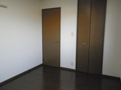 【洋室】 | リビングタウン佐久平E