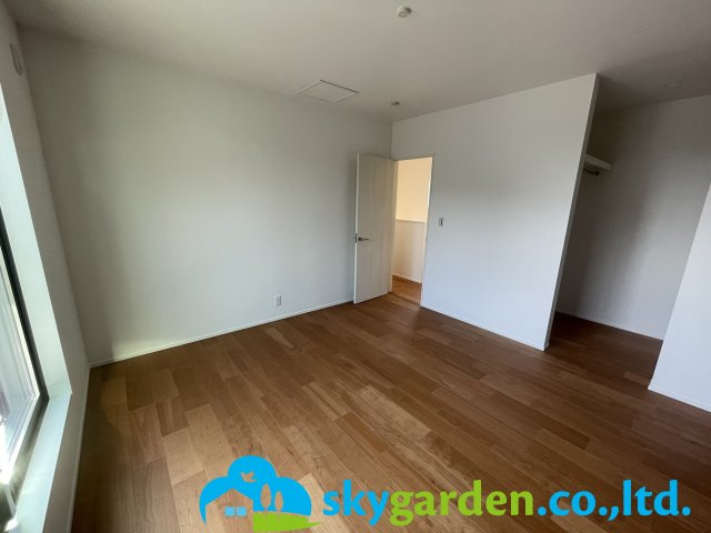 秦野市菩提　新築戸建　全3棟2号棟の洋室