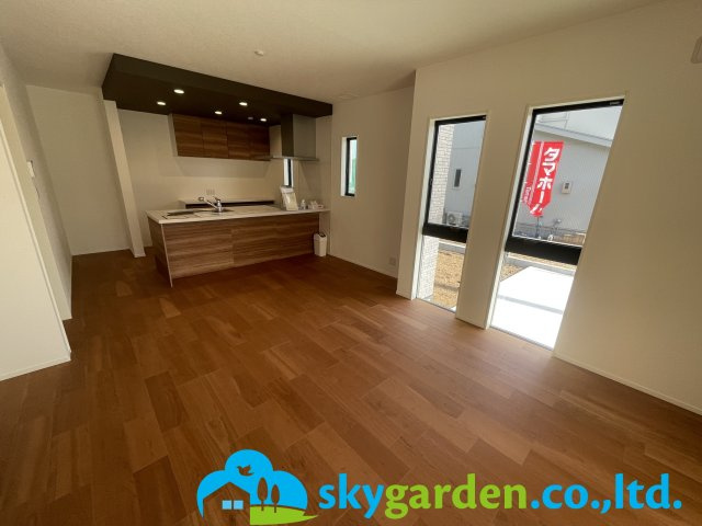 秦野市菩提　新築戸建　全3棟2号棟の居間・リビング