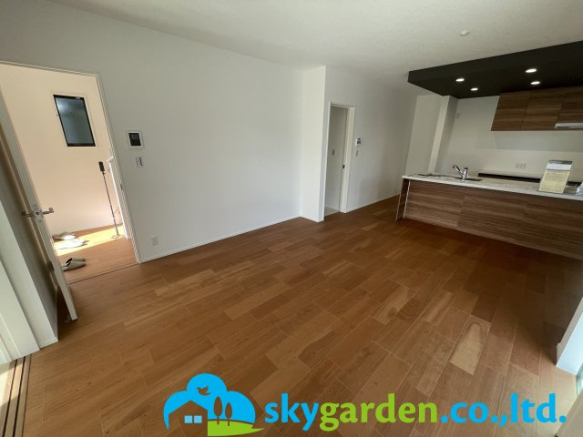 秦野市菩提　新築戸建　全3棟2号棟の居間・リビング