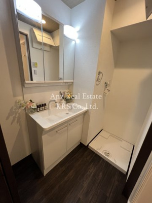 【洗面所】 | セレーノ新町 | 洗面所部分に洗濯機置き場があります♪