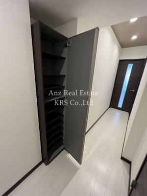 【玄関】 | セレーノ新町 | 玄関部分のシューズボックスです♪たっぷり収納！