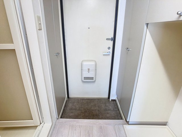 ZINハイツの玄関