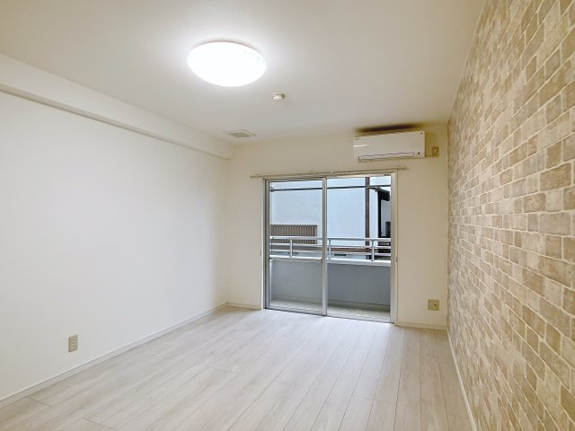 ZINハイツの洋室