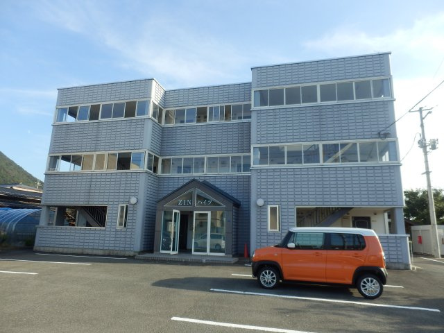 ZINハイツの外観