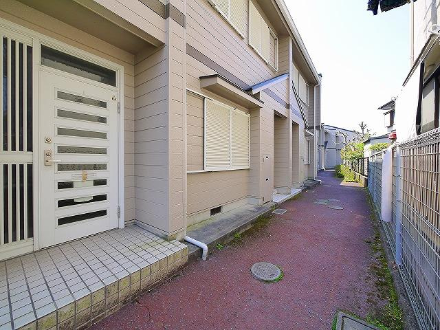 テラスハウスあどのエントランス|建物の内部です