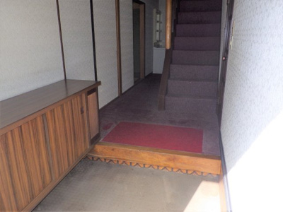 【玄関】 | 大館市十二所字十二所町　中古住宅