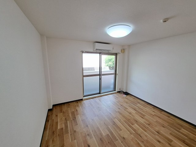 ロクサーヌ浜甲子園の居間・リビング