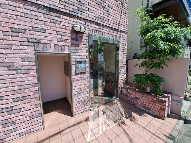 ロクサーヌ浜甲子園のエントランス