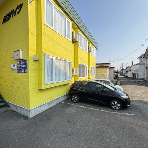 川辺ハイツの駐車場