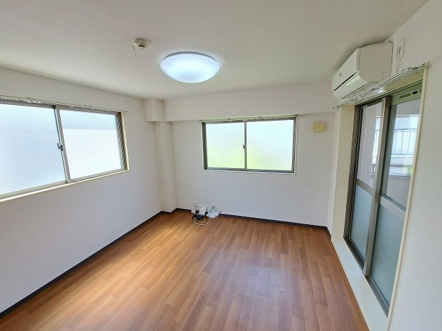 ロクサーヌ浜甲子園の居間・リビング