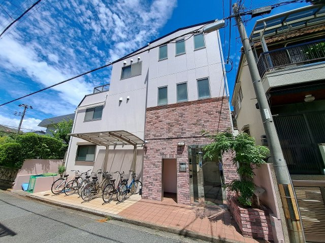 ロクサーヌ浜甲子園の外観