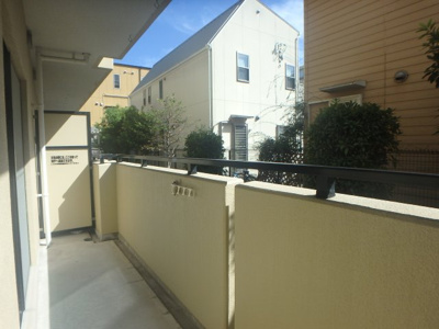 【バルコニー】 | レルンブラール | バルコニー付きです