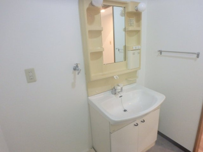 【洗面所】 | レルンブラール | 忙しい朝には欠かせない洗面所です