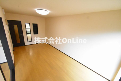 【内装】 | レオネクスト紅