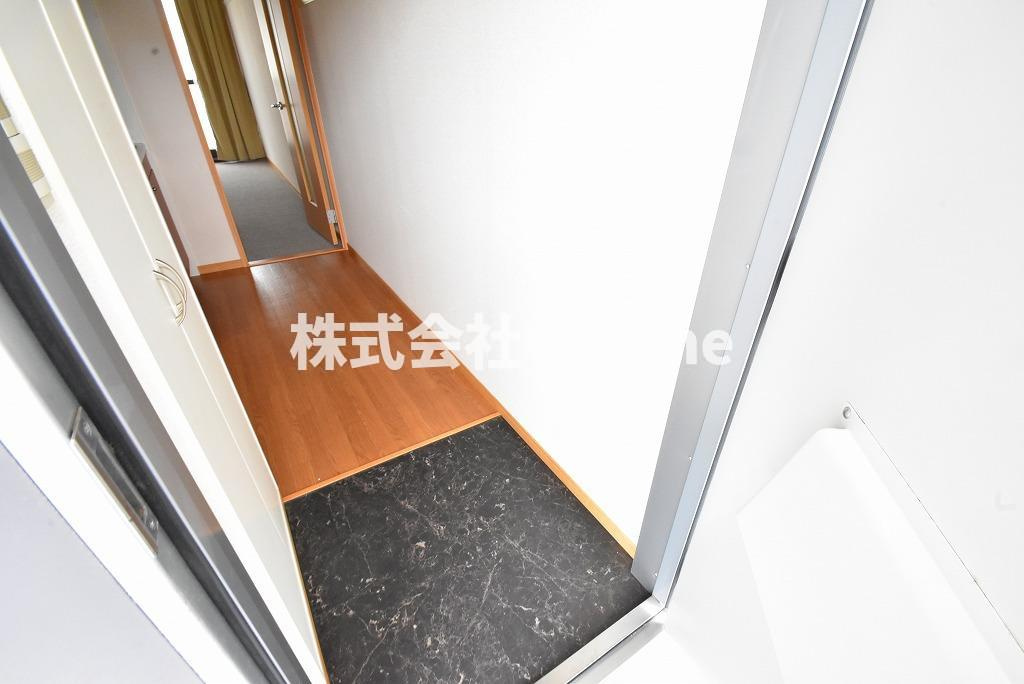 レオパレス恩智北町ハイツの玄関
