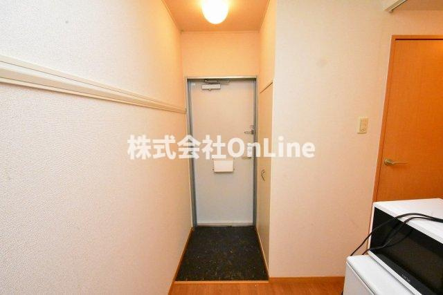 レオパレス恩智北町ハイツの玄関