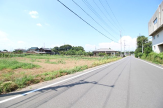 【前面道路含む現地写真】