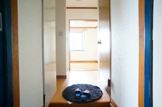 小華マンションのその他|玄関から～