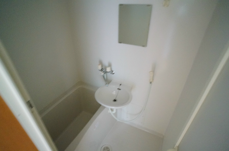 小華マンションの浴室