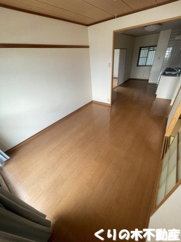 【居間・リビング】 | センチュリーハイツ | ゆったりとした居間です