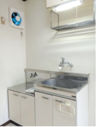コーポアセッツ38のキッチン|コンパクトなキッチンで掃除もラクラク