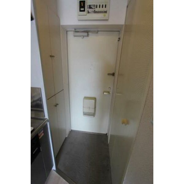 メゾン・ド・プレミスの玄関|明るい玄関です