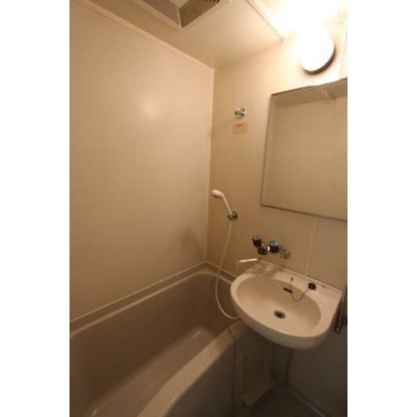 メゾン・ド・プレミスの浴室|コンパクトで使いやすいお風呂です