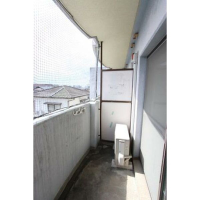 【バルコニー】 | メゾン・ド・プレミス | 開放的で明るい空間を演出してくれるバルコニーです