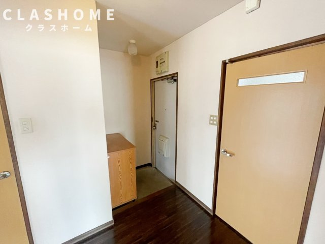 ファミリーマンション住吉　　　刈谷市近郊の賃貸はクラスホームの玄関|同物件の別部屋になります。