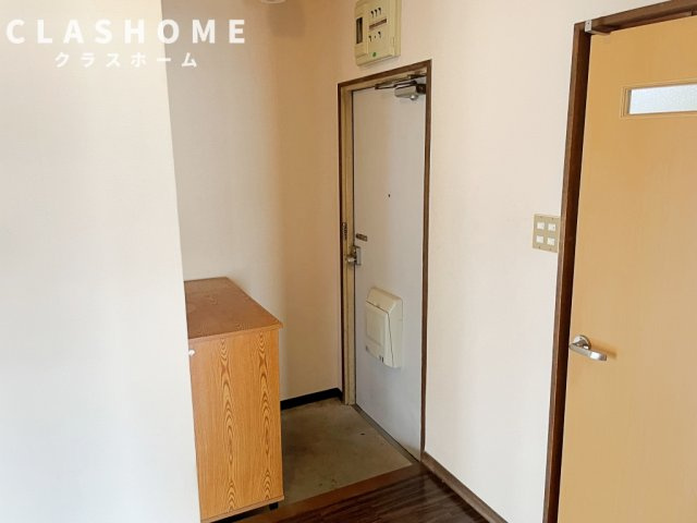 ファミリーマンション住吉　　　刈谷市近郊の賃貸はクラスホームの玄関|同物件の別部屋になります。