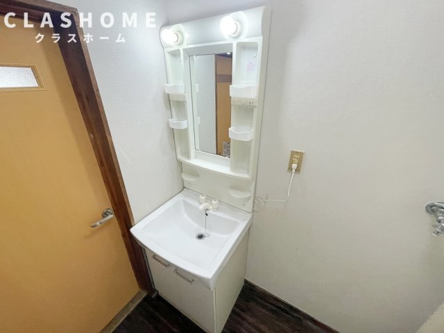ファミリーマンション住吉　　　刈谷市近郊の賃貸はクラスホームの洗面所|同物件の別部屋になります。