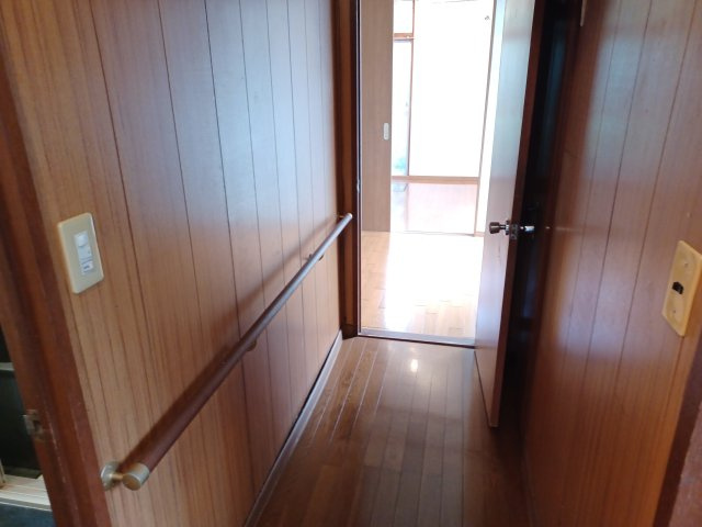 滑川町羽尾4942-83貸家の内装|廊下です