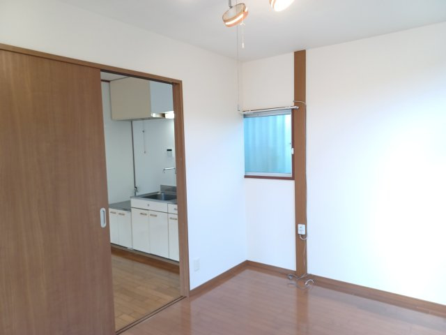 滑川町羽尾4942-83貸家の洋室|落ち着いた色調の洋室です