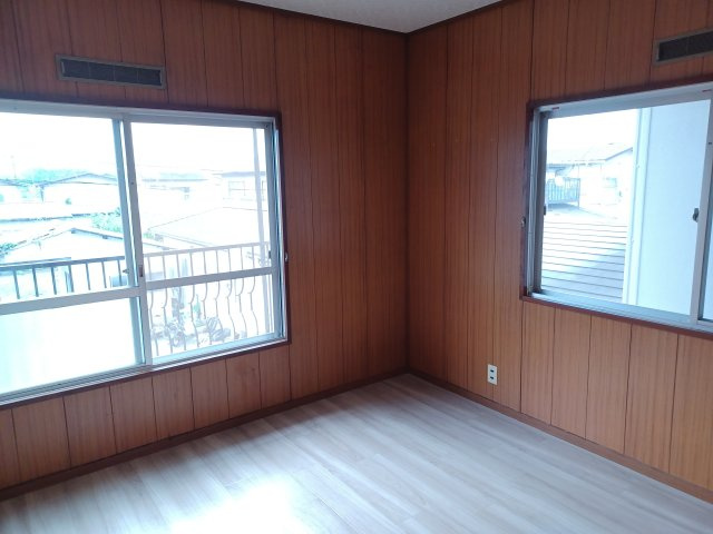 滑川町羽尾4942-83貸家の洋室|明るい洋室です