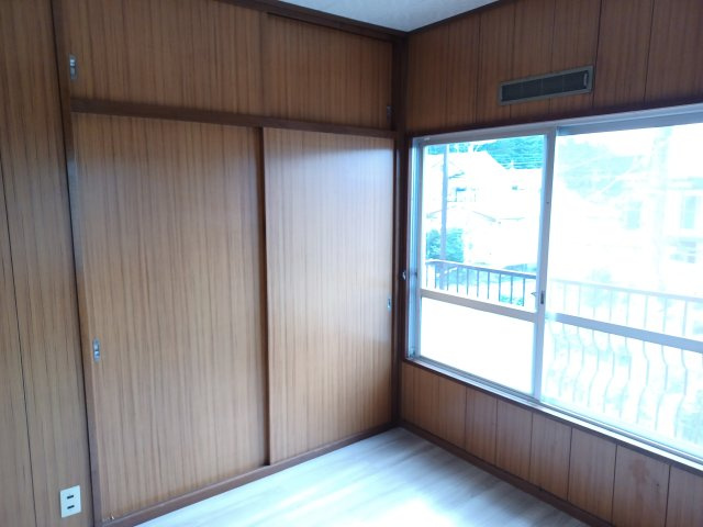 滑川町羽尾4942-83貸家の洋室|収納スペースもございます