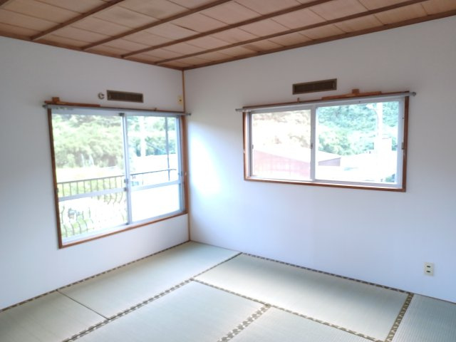 滑川町羽尾4942-83貸家の和室|明るい和室です